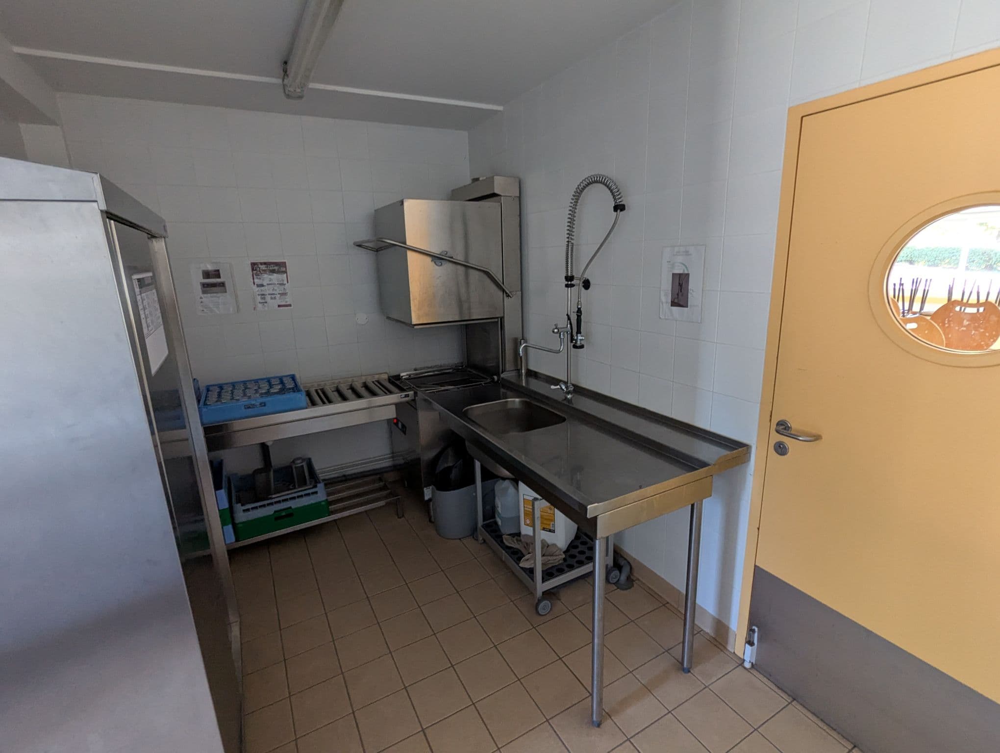 Salle du foyer — Petite salle (cuisine) à Le Tablier — photo 2 sur 4