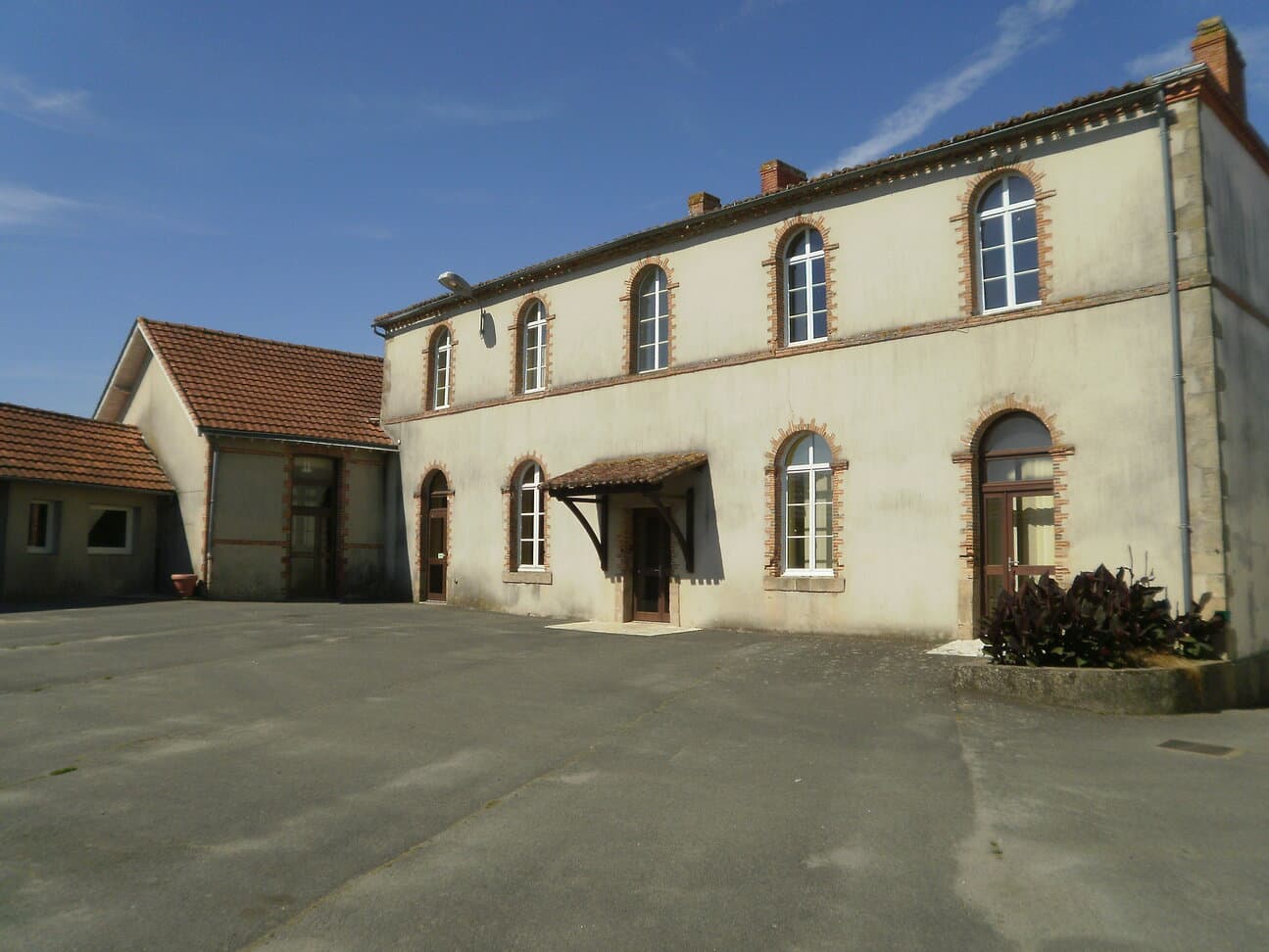 Salle du Bourg à Saint-Hilaire-de-Clisson — photo 1 sur 4