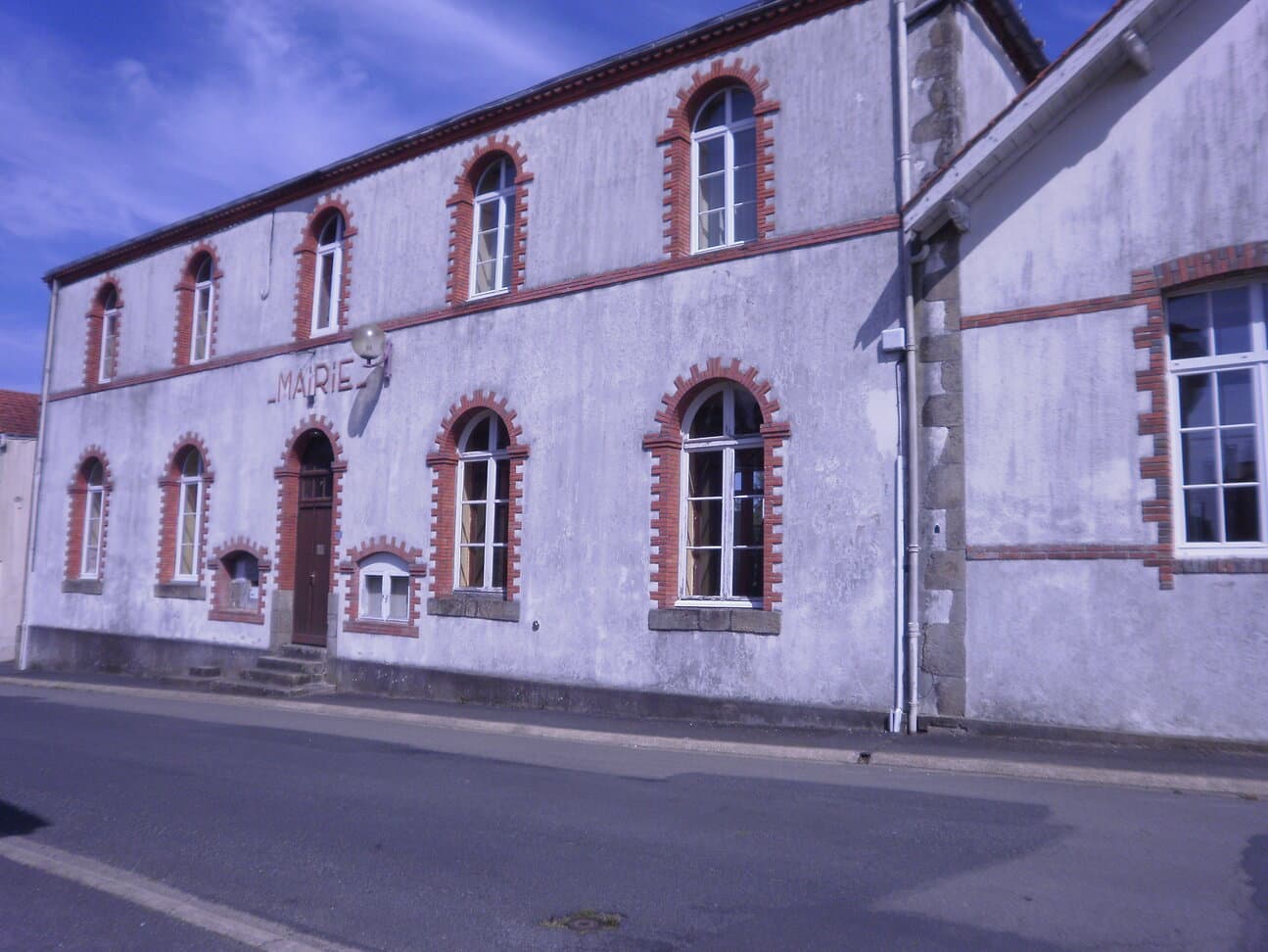Salle du Bourg à Saint-Hilaire-de-Clisson — photo 4 sur 4
